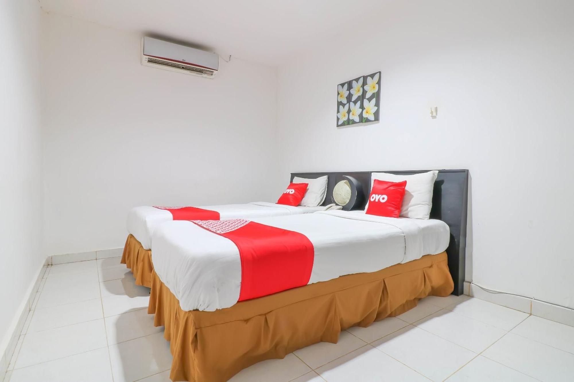 Capital O 1666 Grand Pudjawan Near Kuta Hotel 2*
